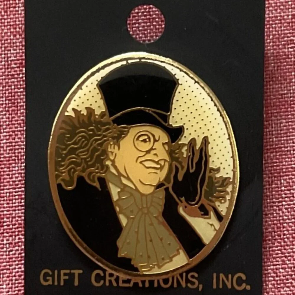 NEW DC COMICS BATHMAN PENGIUN VINTAGE 1990S CHARACTER PIN GOTHAM CITY